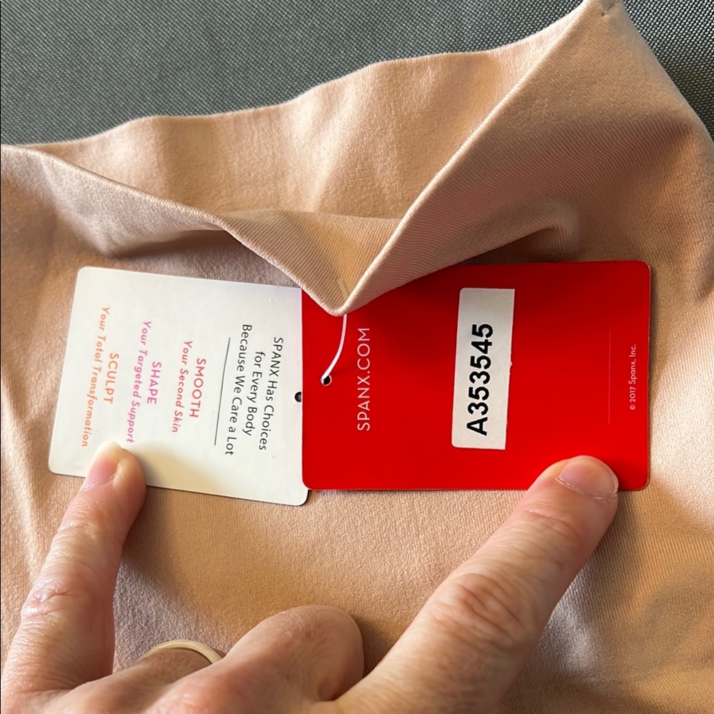 SPANX 2X Shaping Briefs in Cream - Picture 4 of 5